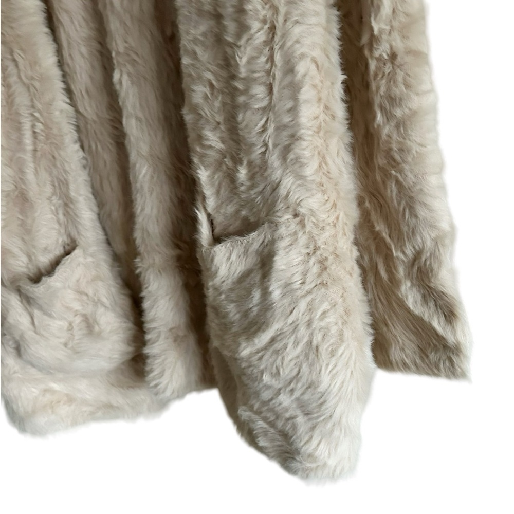 Free People Cream Soft Faux Fur Cardigan Oversized Small - Picture 9 of 15